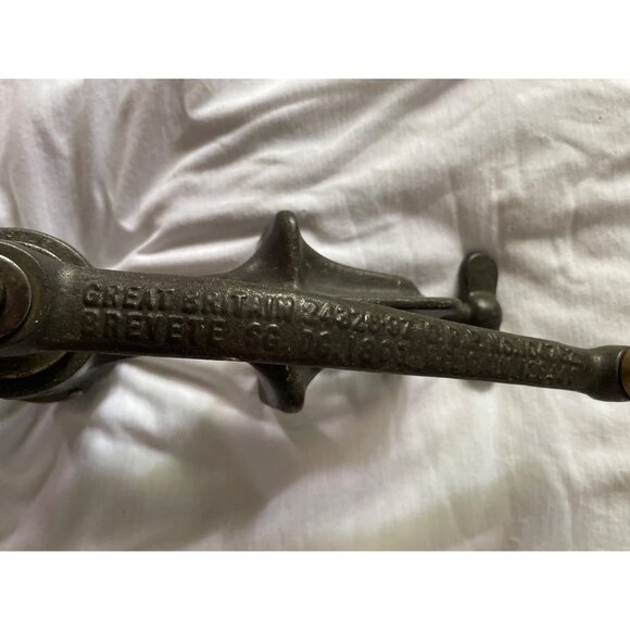 Universal No. 2 Food Chopper & Meat Grinder With Wooden Handle - Picture 10 of 16